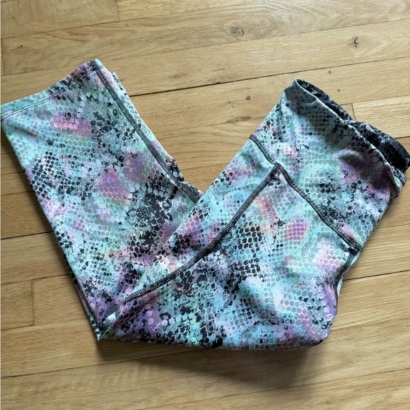 🍂CLEAROUT Reversible Capri Leggings - Picture 2 of 12